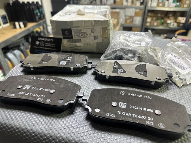 A0004203905 Mercedes Передні гальмівні колодки