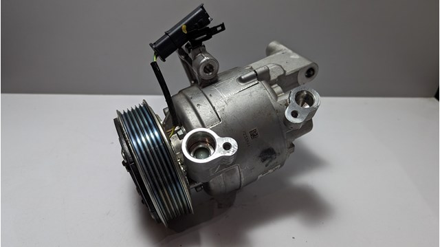883100H030 Toyota Компресор холодоагенту