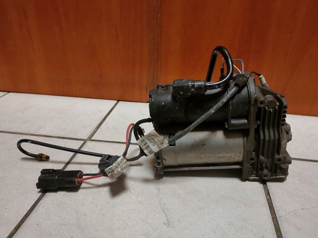  Land Rover BH3219G525DE ціна, від 282.49 USD