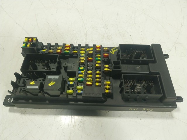 Коробка запобіжників Land Rover LR045149 ціна, від 106.34 USD