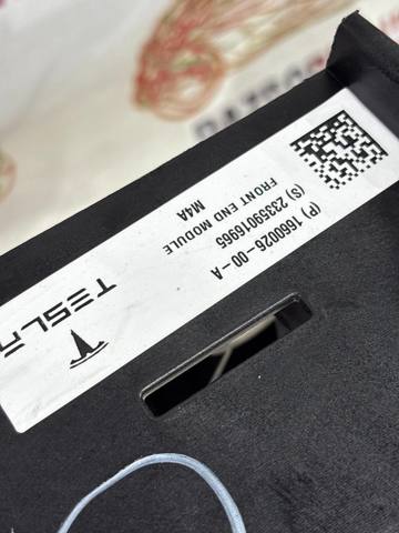 166002600A Tesla Телевізор
