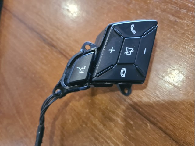 A1669052900 Mercedes Блок кнопкових перемикачів кермового колеса