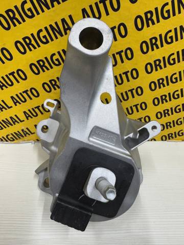 Купити KS0E39040 Mazda Подушка (опора) двигуна, права