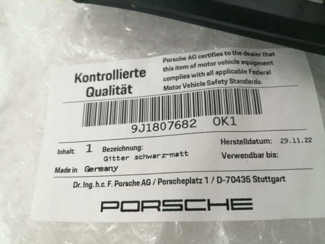 Решітка переднього бампера, права 9J1807682OK1 Porsche