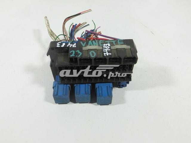 Купити 72404047 Nissan/Infiniti 