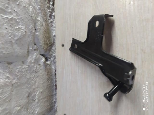 Купити AV6Q9B262AB Ford 