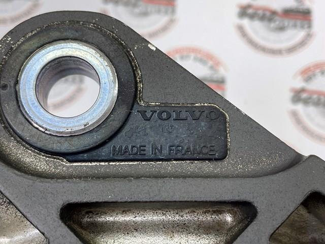 Подушка (опора) двигуна, права 32298661 Volvo