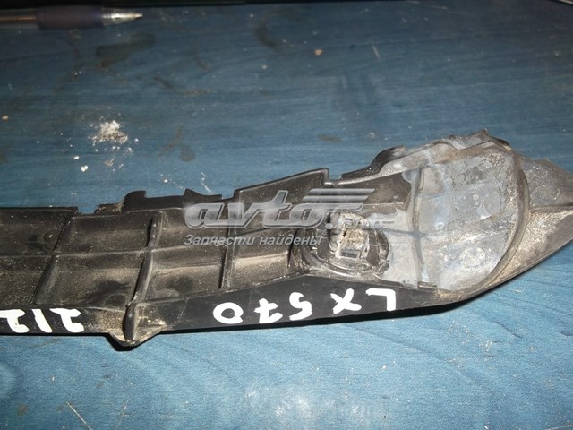 Кронштейн бампера переднього, лівий 5211660220 Toyota