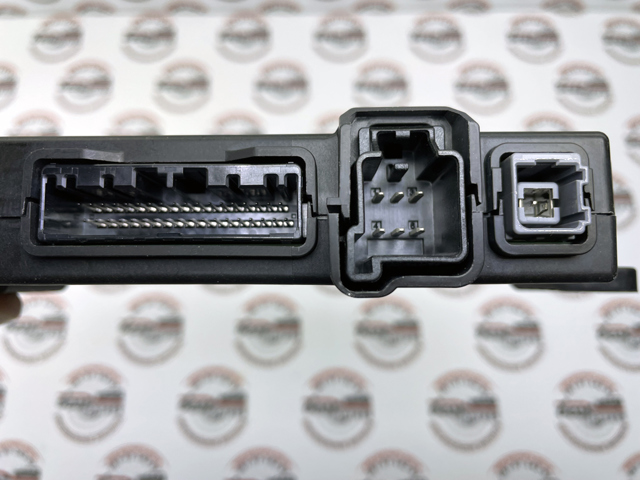 Купити LR099140 Land Rover 