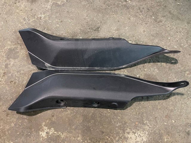 Купити 57256SJ010 Subaru Ущільнювач крила