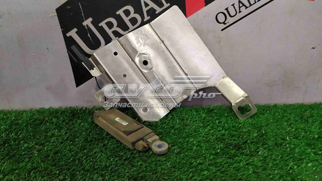 LR042317 Land Rover 