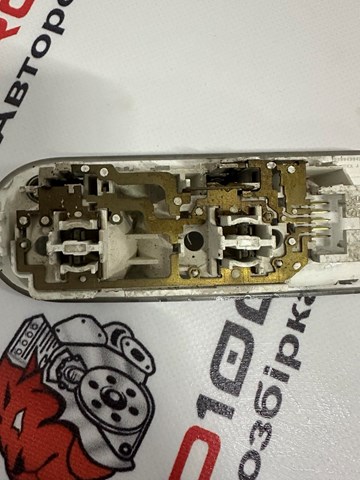 Лампочка освітлення салону на Renault Trafic II FL