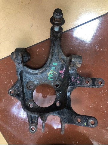 527202W100 Hyundai/Kia Цапфа поворотна права
