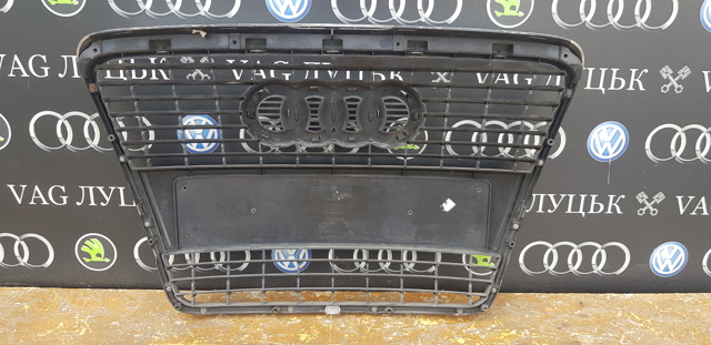 Решітка радіатора 4F0853651S VAG