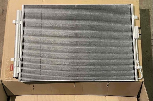 Конденсатор кондиціонера Hyundai/Kia 97606S8500 ціна, від 145.60 USD