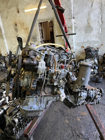 Мотор в зборі на Mercedes E  W123