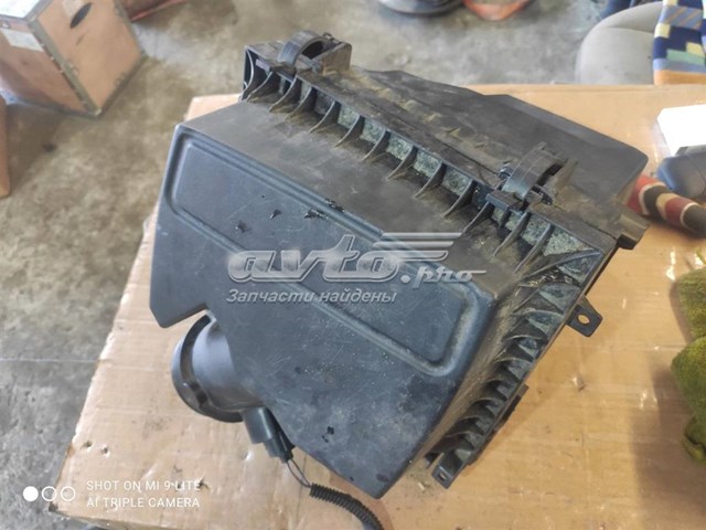 Корпус повітряного фільтра Ford DS739A612AC