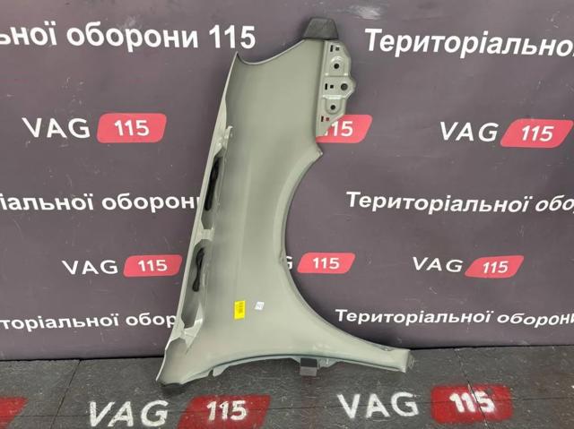 951401 Polcar Переднє ліве крило