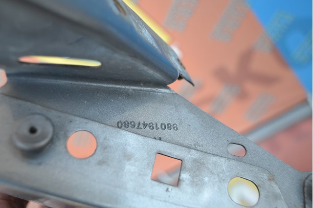  Peugeot/Citroen 000674B02D ціна, від 190.04 USD