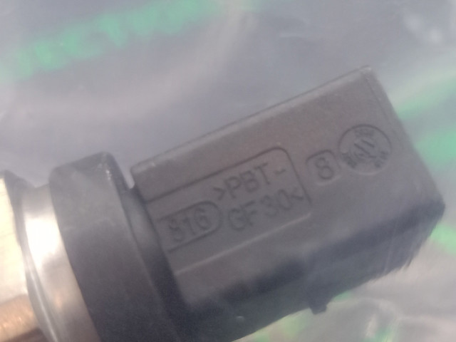 Датчик тиску палива Bosch 281002504 ціна, від 20.76 USD