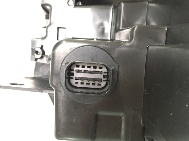 Купити FP3812R3T TYC Фара ліва передня