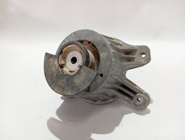 Права опора двигуна Mercedes A2382400300