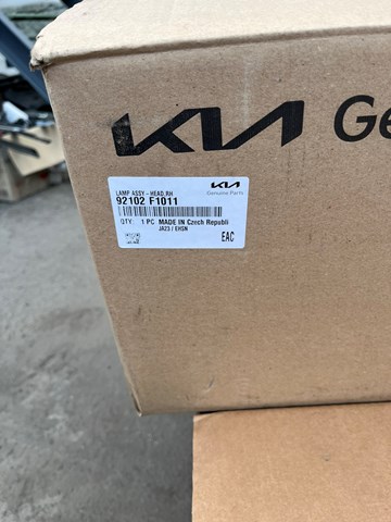 Фара правая Hyundai/Kia 92102F1011 ціна, від 834.29 USD