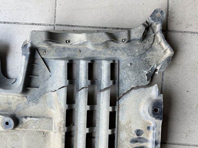 Купити A2975201900 Mercedes Захист піддона картера двигуна