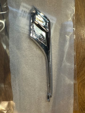 Молдинг переднього бампера, правий Tesla 104961200F ціна, від 19.00 USD