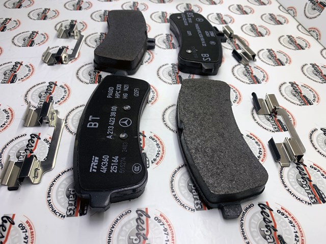 Задні дискові колодки Mercedes A0004203304