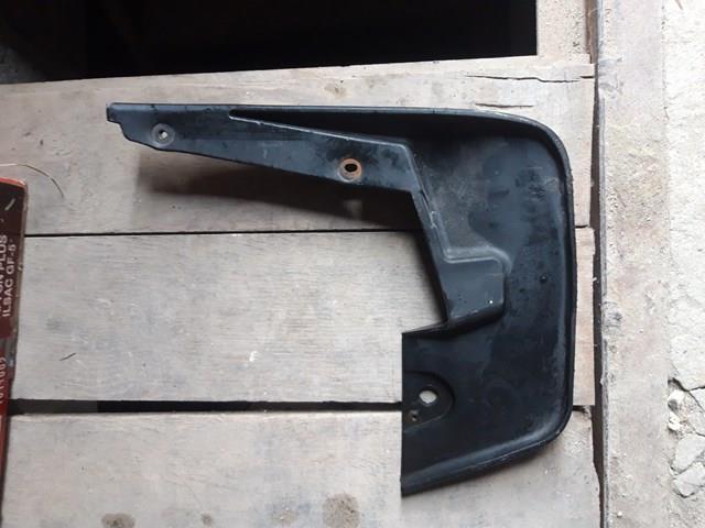 6001998163 Renault (RVI) Комплект передніх бризковиків