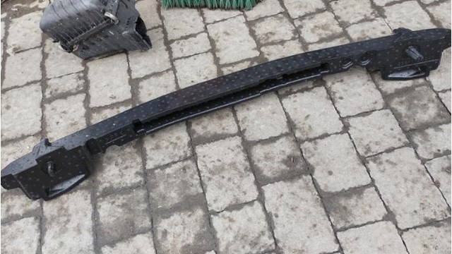 Купити 526110E151 Toyota Абсорбер (наповнювач) бампера переднього