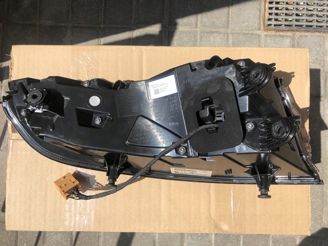  Porsche 95B945092N