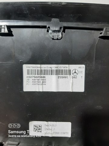 Прилади управління Mercedes A9079005806 ціна, від 614.08 USD