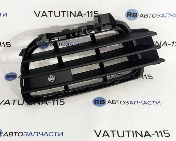 Решітка переднього бампера, права FPS FP7417914