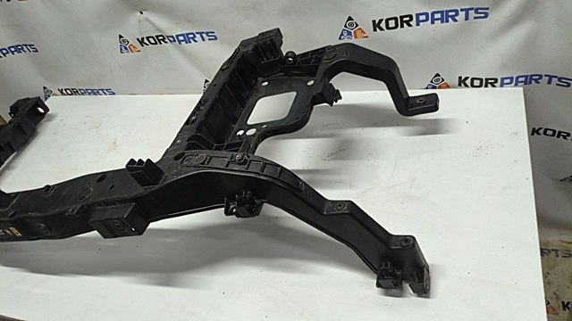 Кронштейн кріплення радіатора Hyundai/Kia 64101BE000