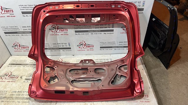 KBY56202XC Mazda Треті двері