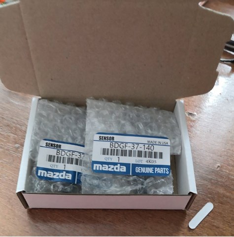 Купити BDGF37140 Mazda Датчик контролю тиску в шинах