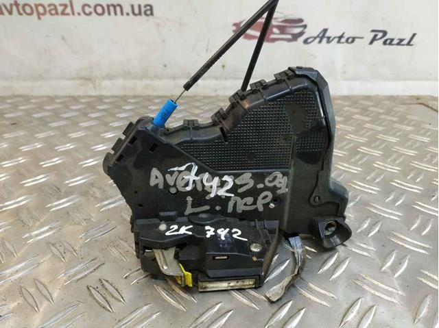 Замок водійських дверей на Toyota Auris UKP E15