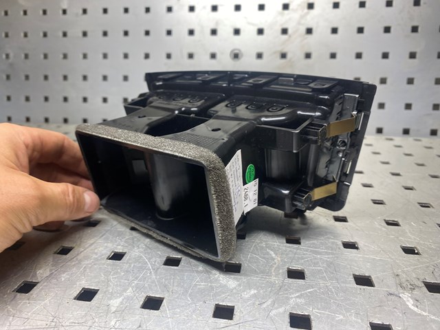 600601600D Tesla 