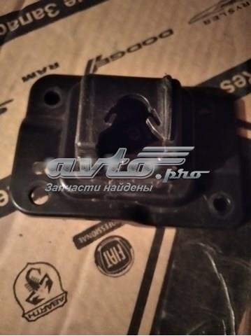 Купити KB8A50151 Mazda Кронштейн решітки радіатора