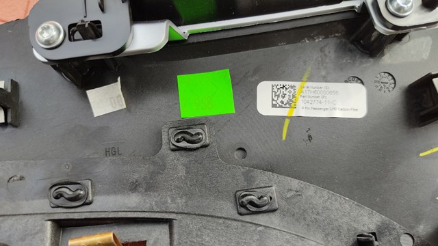 109687900A Tesla Решітка повітропровода