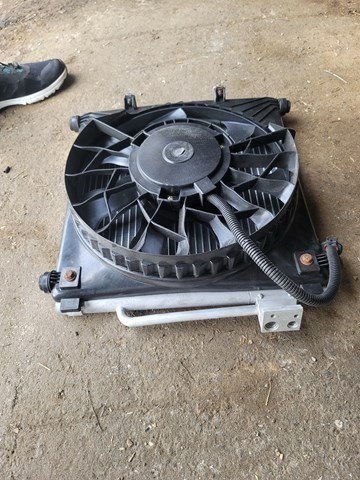 600835700F Tesla Дифузор радіатора кондиціонера, в зборі з крильчаткою і двигуном