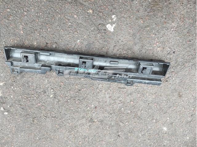 7256916 BMW Кронштейн зовнішньої накладки порога правого