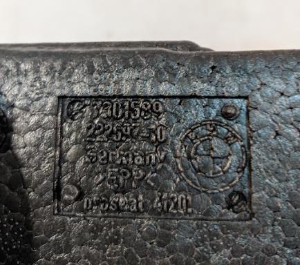 7301589 BMW Наповнювач бампера переднього