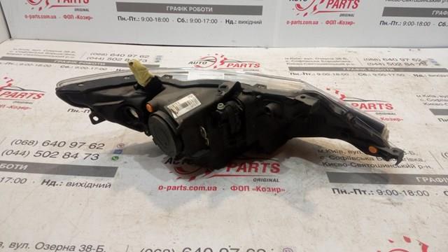 Купити 8115002E21 Toyota Основна фара в зборі ліва