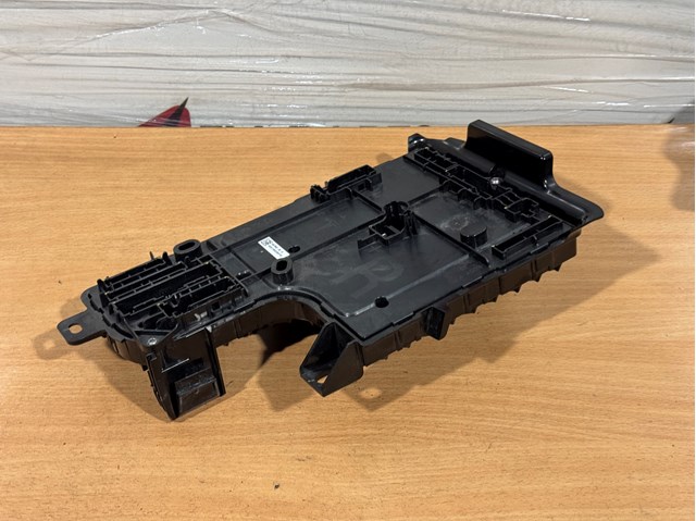 165765030B Tesla 