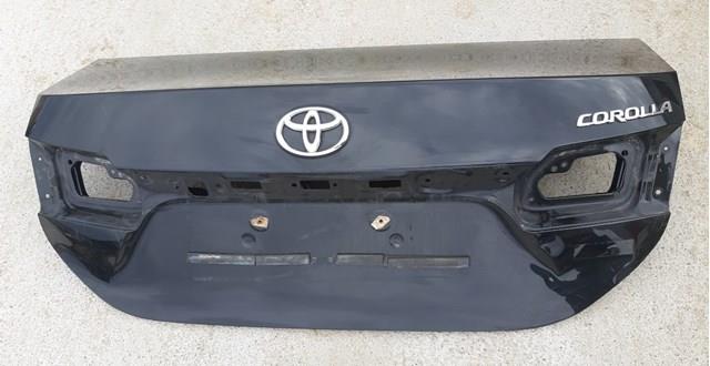 Кришка багажника 6440102A31 Toyota