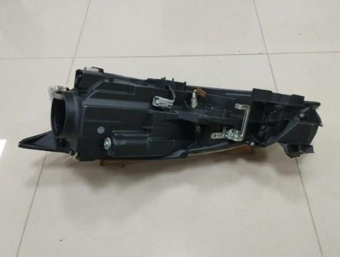 Купити GDK251031 Mazda Права блок фара