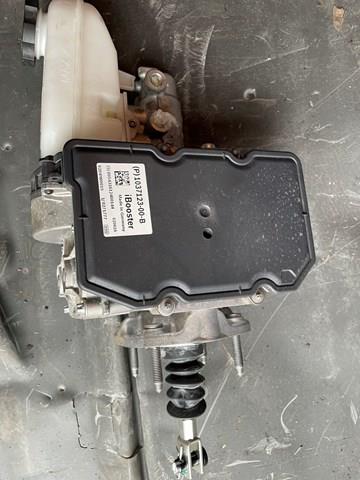 Підсилювач гальм вакуумний на Tesla Model S  5YJS